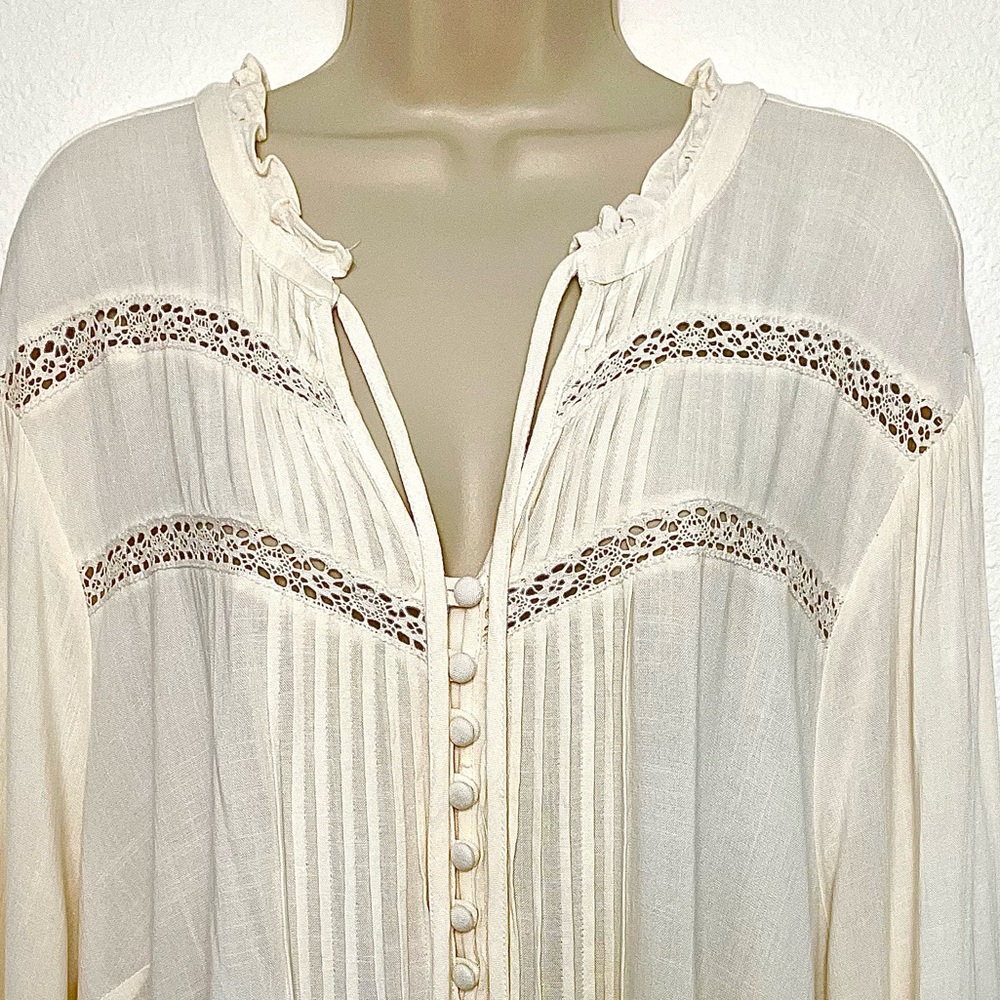 TORRID Cream Lace Pleated Detail Peasant Long Sleeve Tunic Top Blouse Plus Sz 4